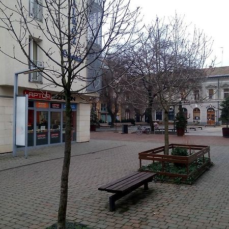 Debrecenter Apartman Exterior photo